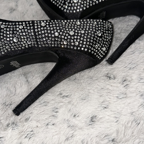 Charlotte Russe Bling Heels - Picture 5 of 6